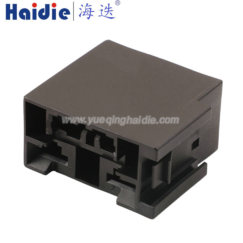 12158100, 4pin, female, composite, MINI & MAXI EURO Fuse Holder with Lock
