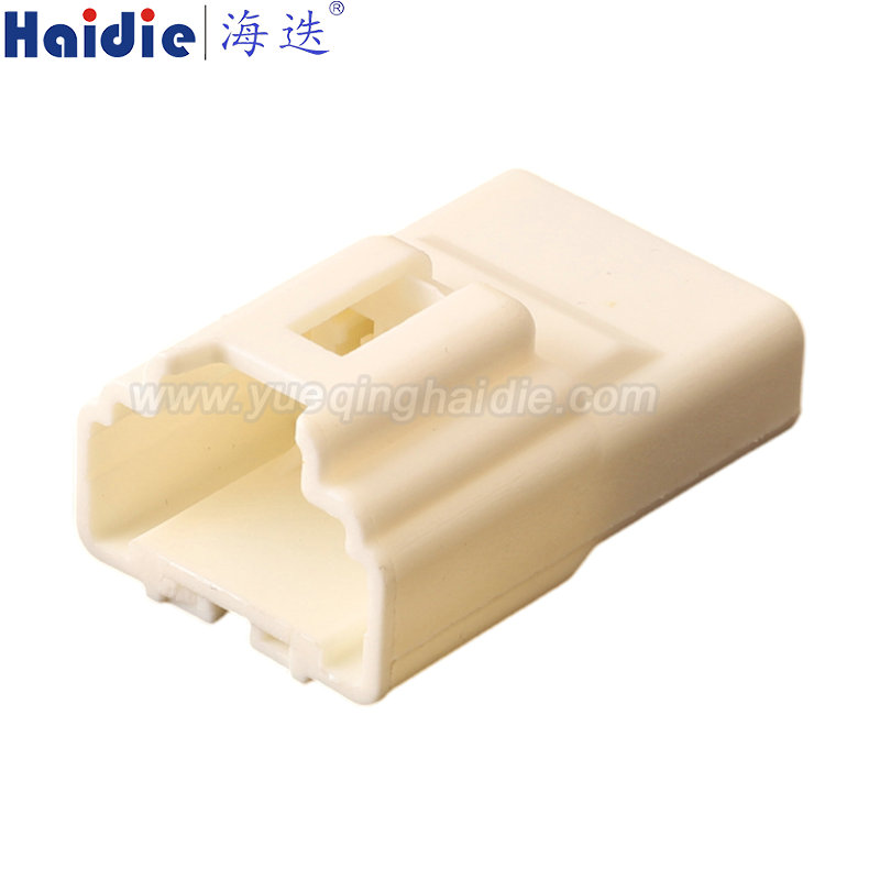 7222-6822 / 1300-5083, 4pin, male, Automotive Wire Harness Connector