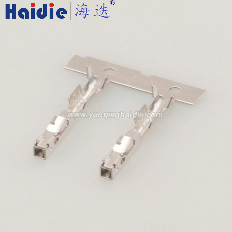 Auto Pin Wire Cable Harness Auto Connector Housing Plug And Terminal 8240-0748