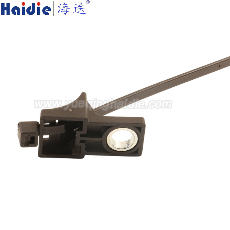 156-03101, Screw