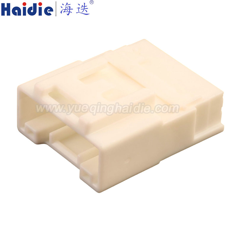 82824-B2040, 15pin, male, composite, white, Automotive Wire Harness Connector Plastic Housing Plug