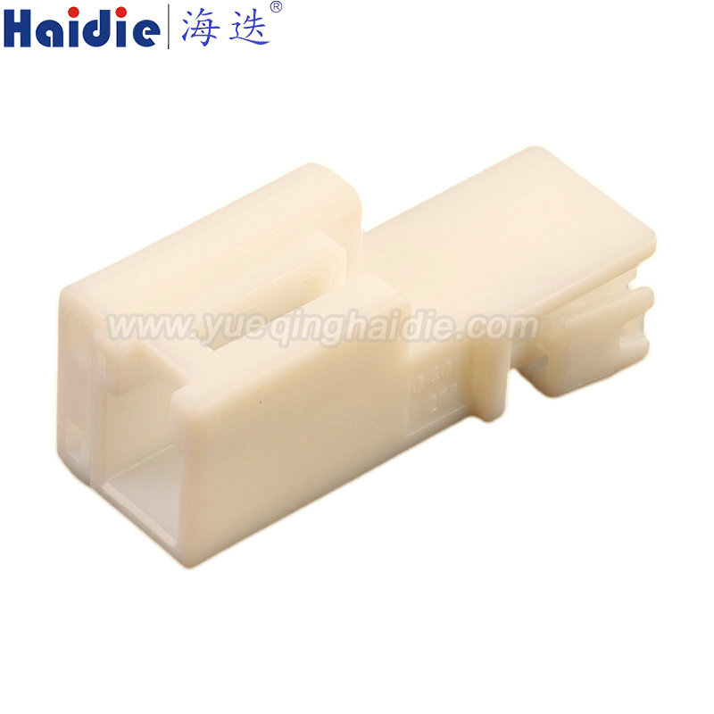 MG642984, 2pin, male, white, Automotive Wire Harness Connector Plastic Housing Plug